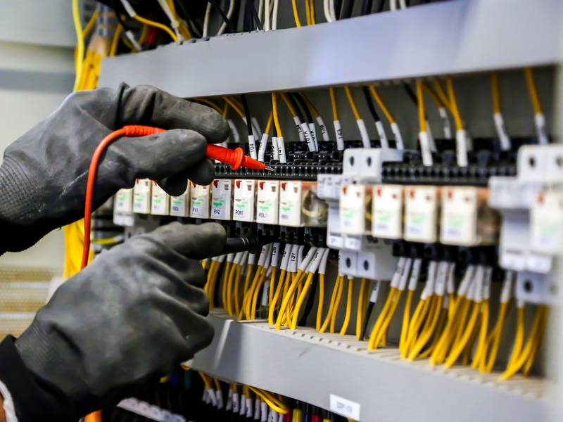 Can an Electrical Contractor Provide Alternative Energy Solutions?